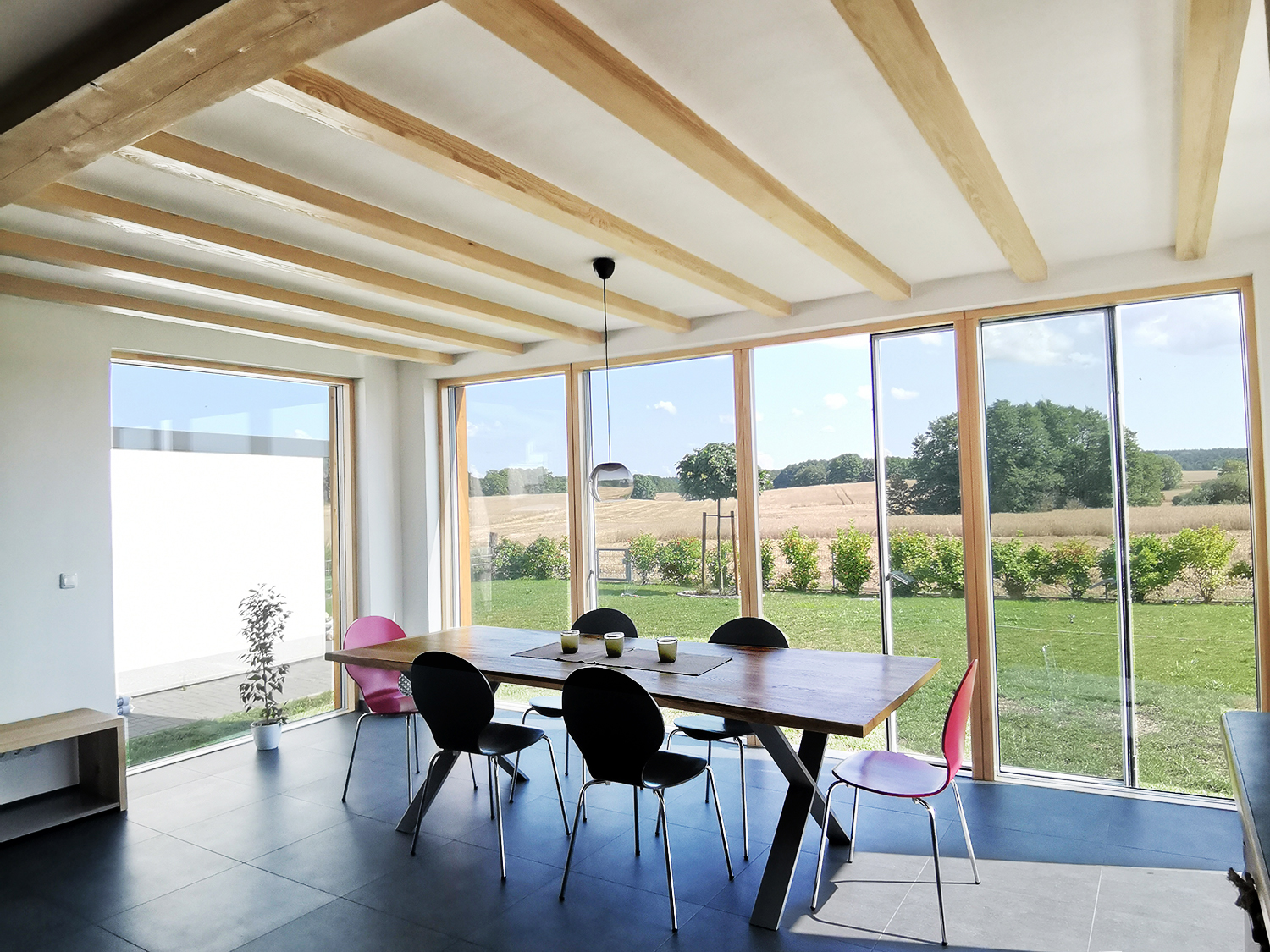 spreeplan-gesund-bauen-anbau-esszimmer-haus-am-see-holzkonstruktion-in-mecklenburg-vorpommern