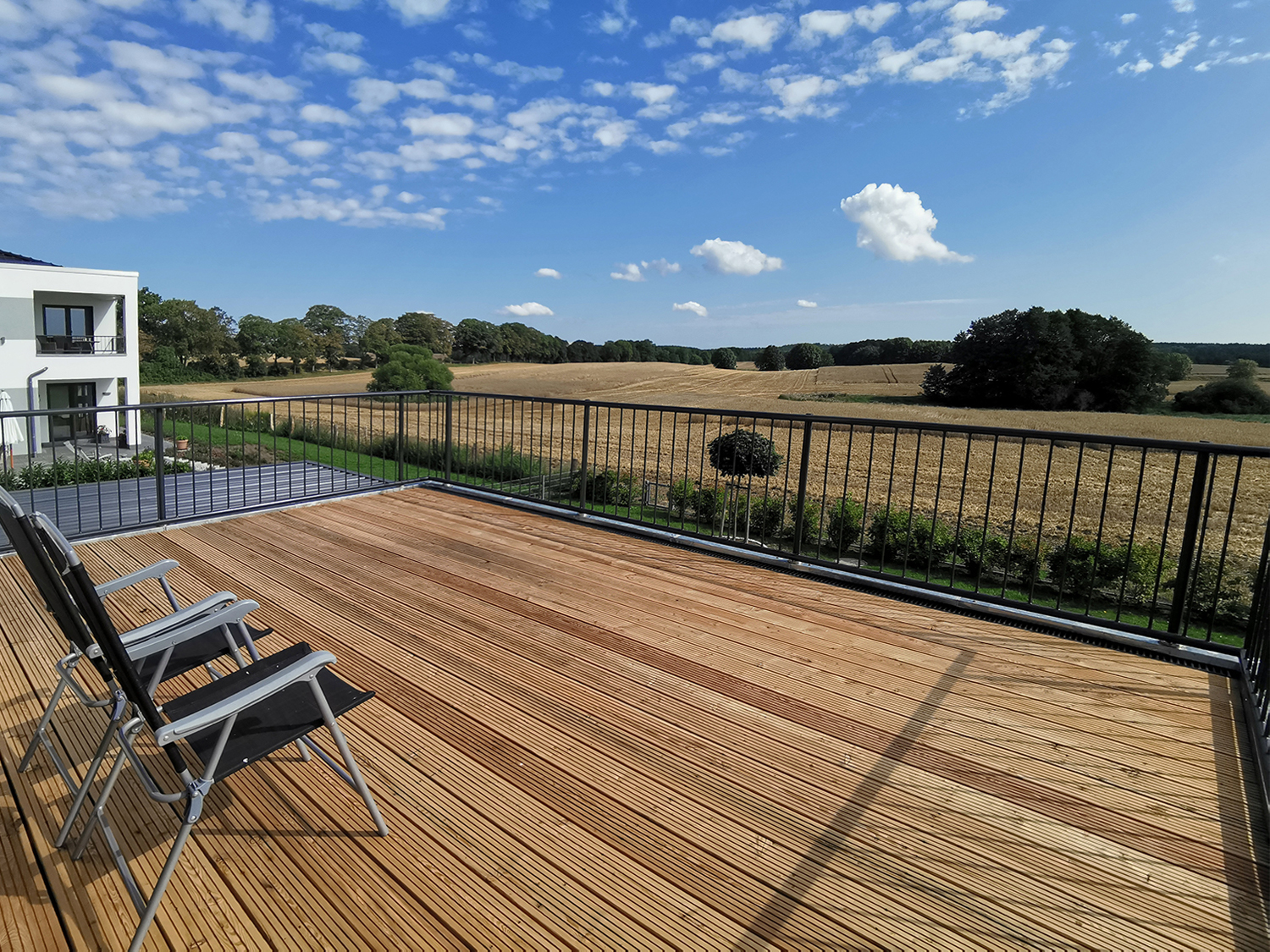 spreeplan-gesund-bauen-terrasse-holzkonstruktion-in-mecklenburg-vorpommern